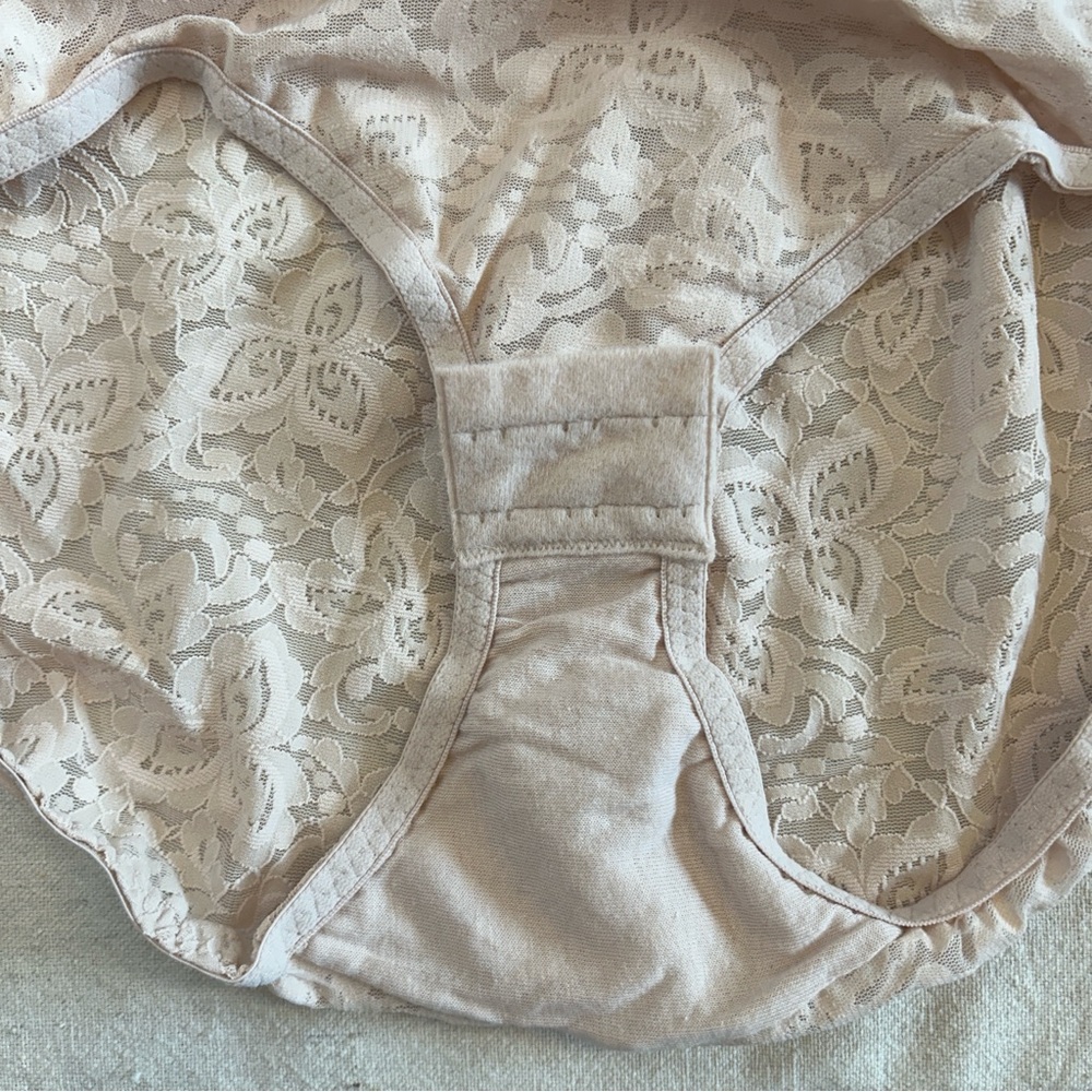 Bali Women’s 40C New With Tags Rosewood Lace 'N Smooth Body Shaper - Picture 5 of 11